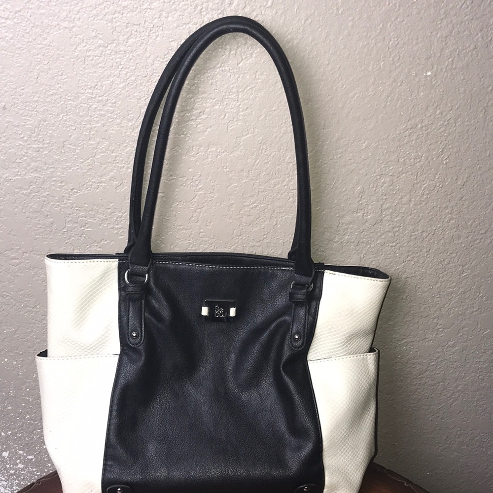 S&CO black and white tote 👜.